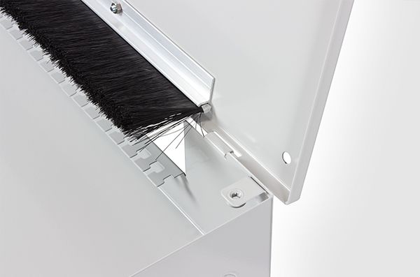 Hinged and removable lid